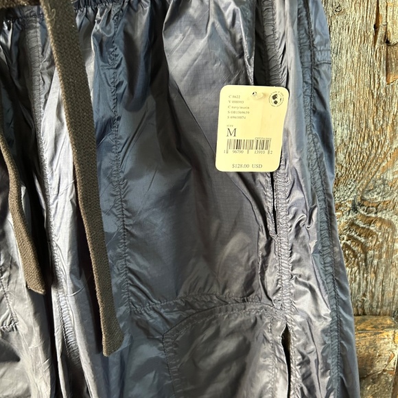 Free Movement Thin Pants with Side Zippers at the Ankles Navy Blue - Picture 4 of 4